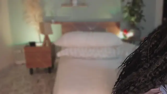 YariRose live webcam show