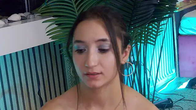 CarolinaBlair live cam on StripChat