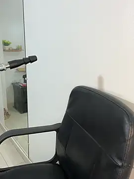 cherry_skinnyy_ webcam