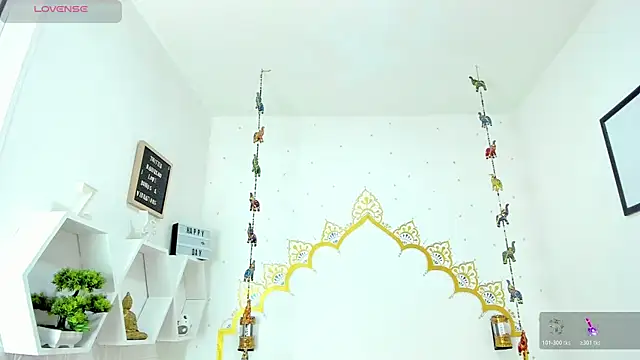 LadyNahir live cam