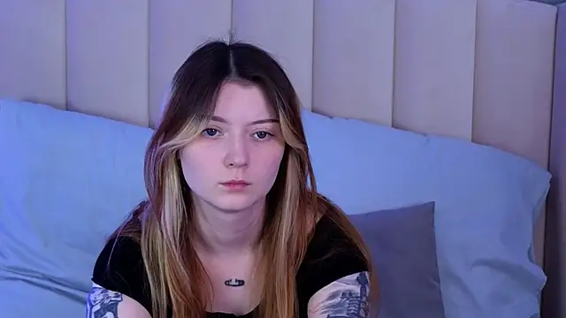 AlyssFrost webcam