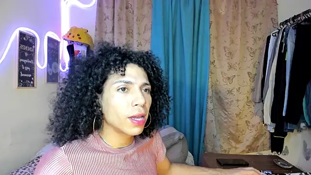Angel_White25 webcam