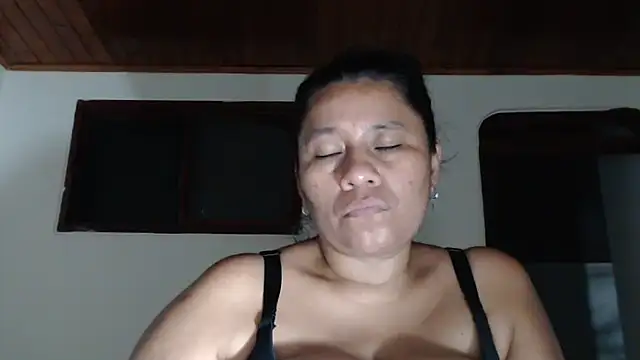 adrixxx38 webcam