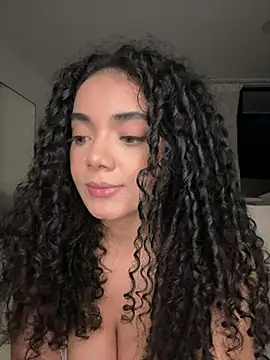 Curlyierr live webcam show