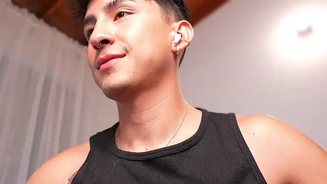 sweettaaron01 webcam