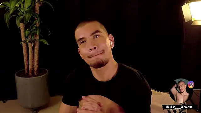 Bruno___69 webcam