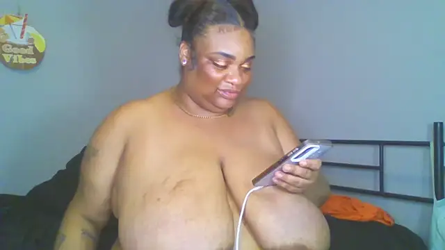 NaughtyHottieBBW