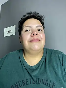 Hailey_Curvy webcam