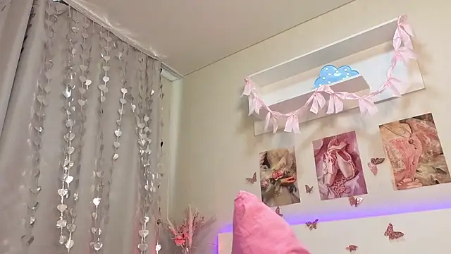 Milly_Lane webcam