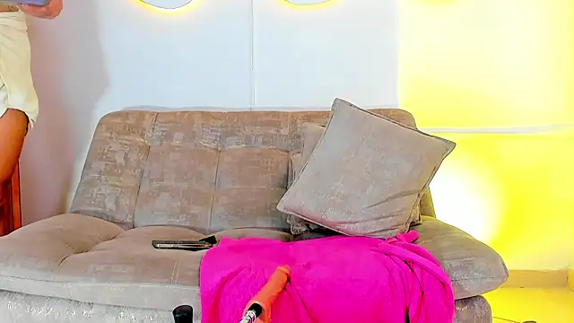 ArohomLester_