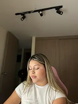 lunablossom_ live cam