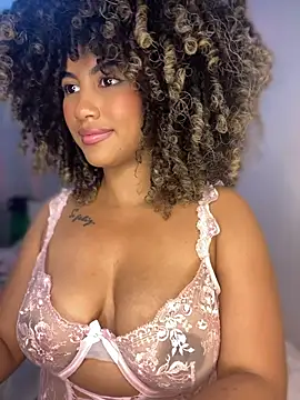 Kendra_curly webcam
