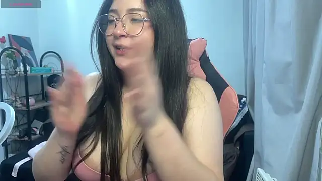 valentinauwu live cam on StripChat