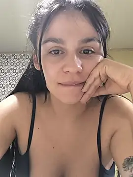 Daniela-rosee live cam on StripChat
