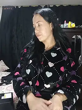 MiaForever1 live cam on StripChat