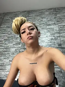 alaia_princess webcam