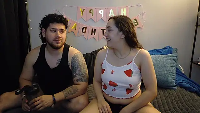 cutiecouple9396 live cam on StripChat