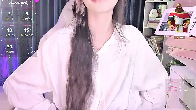 Your-Sunshinee live cam on StripChat