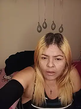 Isabellabrown43 live now