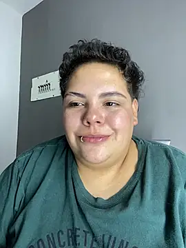 Hailey_Curvy webcam