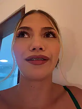EmmaJhoons webcam