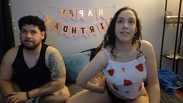 cutiecouple9396 live cam on StripChat