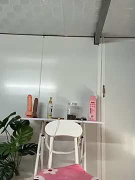 Nana-19 live webcam show