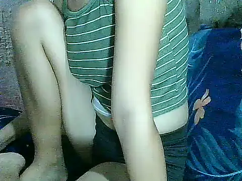 PinaySkinnyGirl webcam