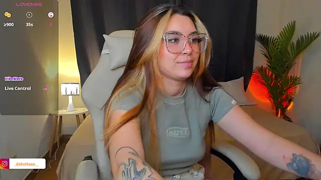 dakottaa_ live webcam show