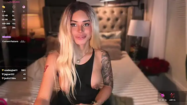 ZyraGoddes live cam