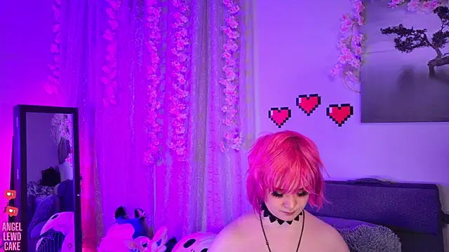 Angel-Lewd-Cake webcam