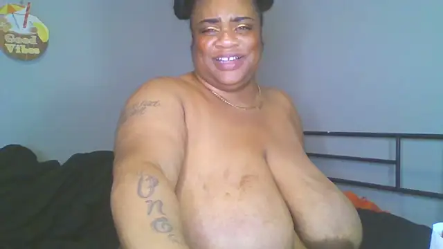 NaughtyHottieBBW