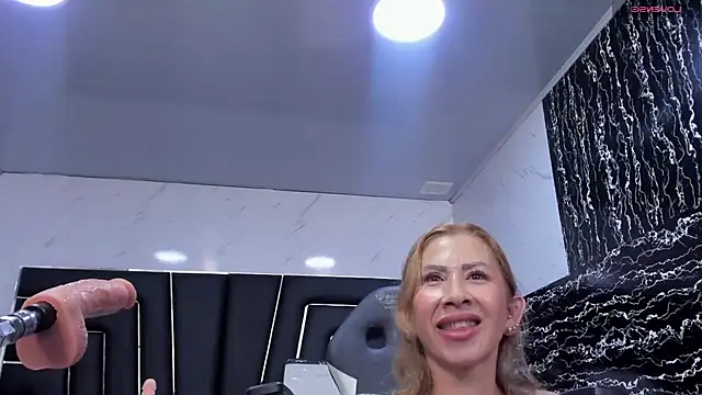 Ladyy_Scarlett webcam