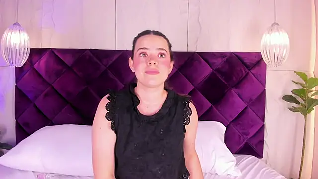 Alicee_ross live cam on StripChat