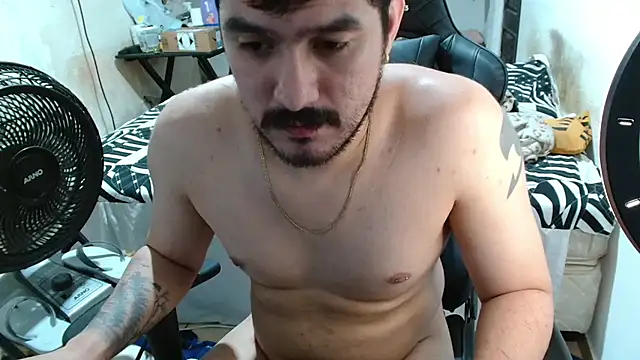 Leonino231 live cam