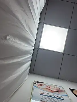 milkwine live cam on StripChat