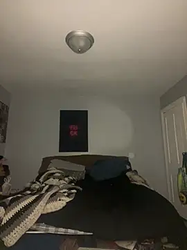 IntrovertedUnicorn live webcam show