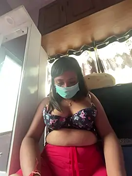 Yourhornynightmare live cam on StripChat
