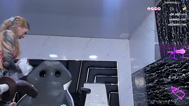 Ladyy_Scarlett webcam