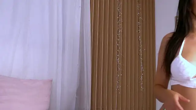 MissClaraJewel live cam on StripChat