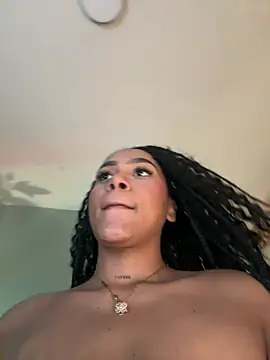 YariRose webcam