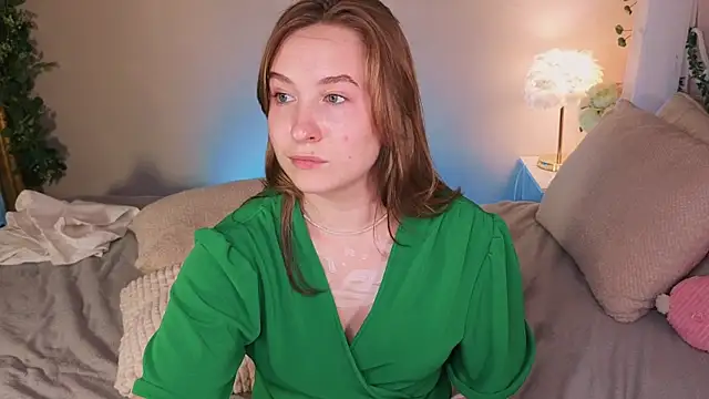 saint_trisha webcam