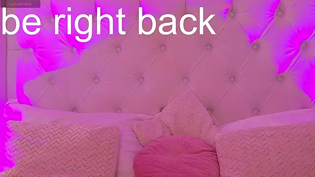 ElisaCharm webcam