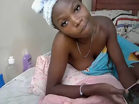 queen_zuri01 webcam