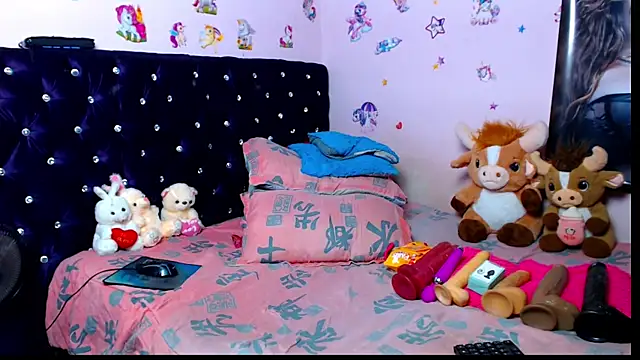 ShantalsSecret webcam