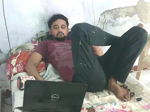 ROCOGUJUBULL live cam on StripChat