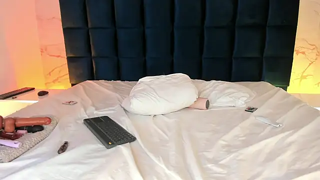 EmmaJhoons webcam