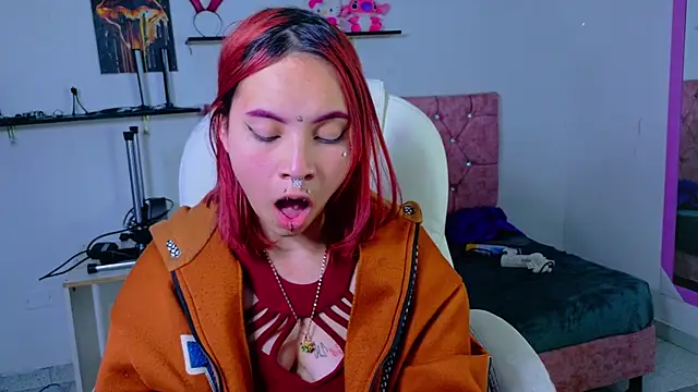 Megam_white webcam