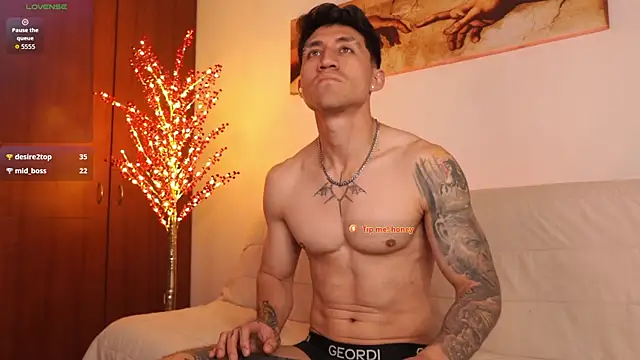 Latin_Green_Eyes_ webcam