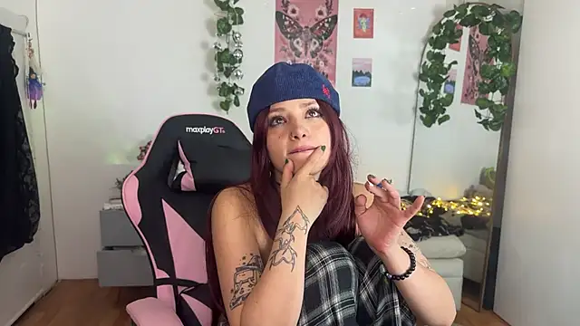 ari_kat webcam